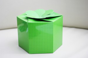 Подарочная картонная коробка
